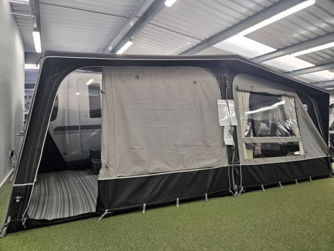 Dometic Residence Air All Season Awning EX-DISPLAY 965-990cm (2024)