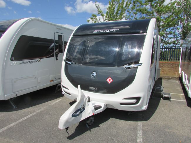 2022 Swift Conqueror 580